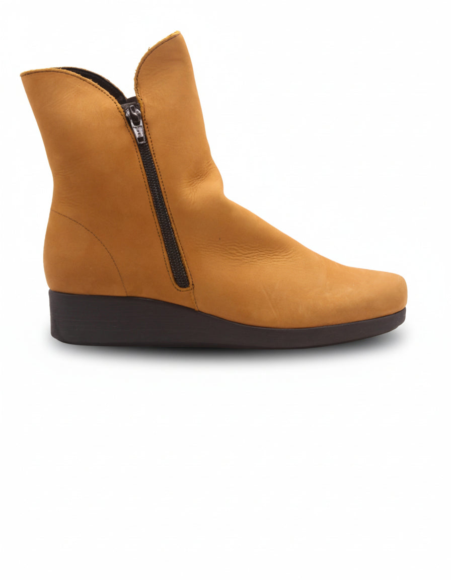 Brown ankle boot with a zipper on a white background
