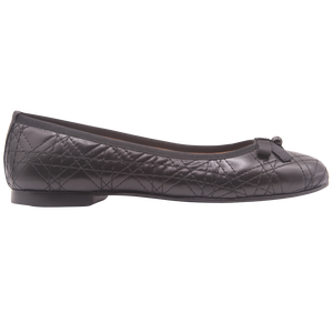Candiace - Black Leather Black Pearl