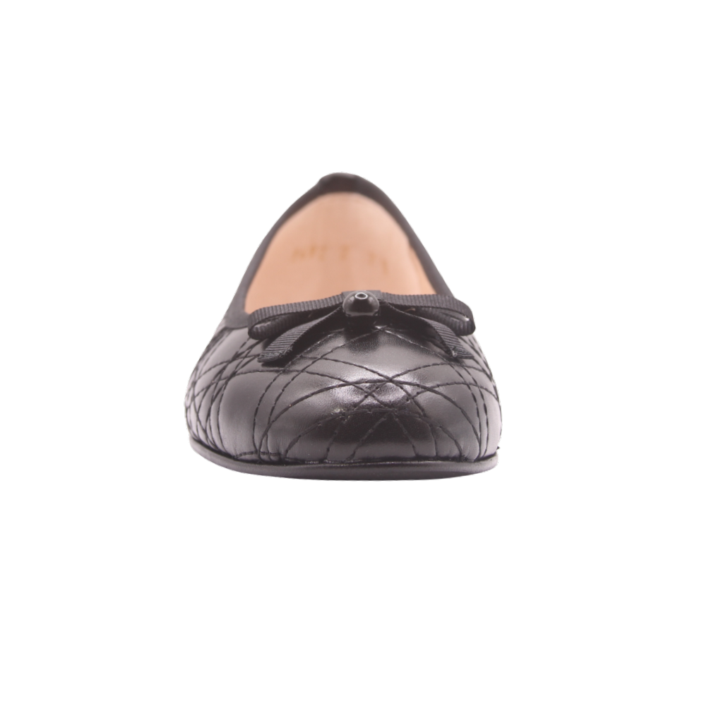Candiace - Black Leather Black Pearl