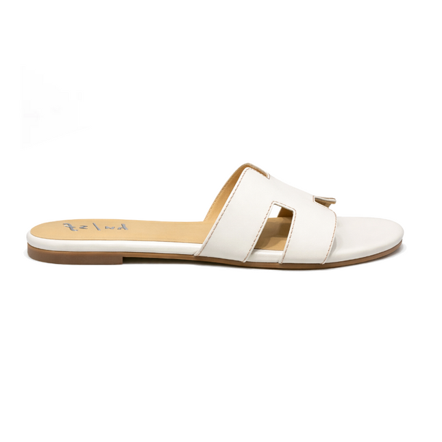 Capri White/Camel Trim