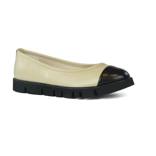 Daphne Beige Black Lather