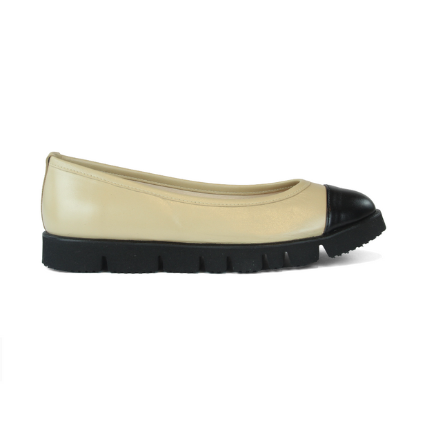 Daphne Beige Black Lather