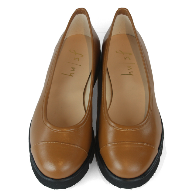 Daphne Praline Leather
