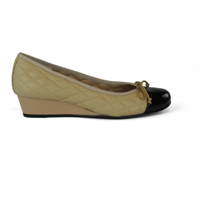 Deluxe Beige and Black Leather