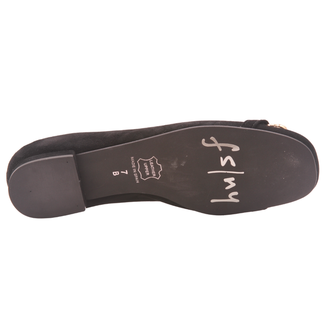 black toeflex sole with logo 