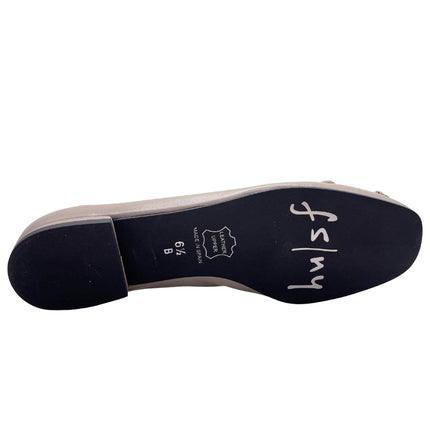 black toeflex sole with logo and size 