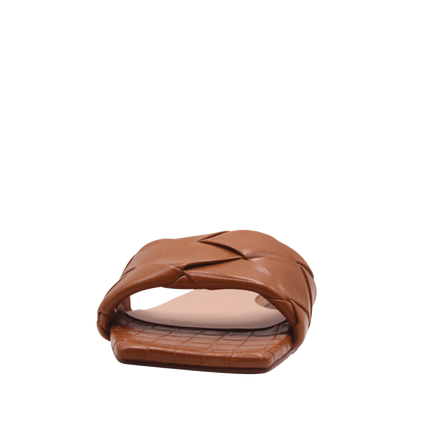 Jolene - Cognac Lather