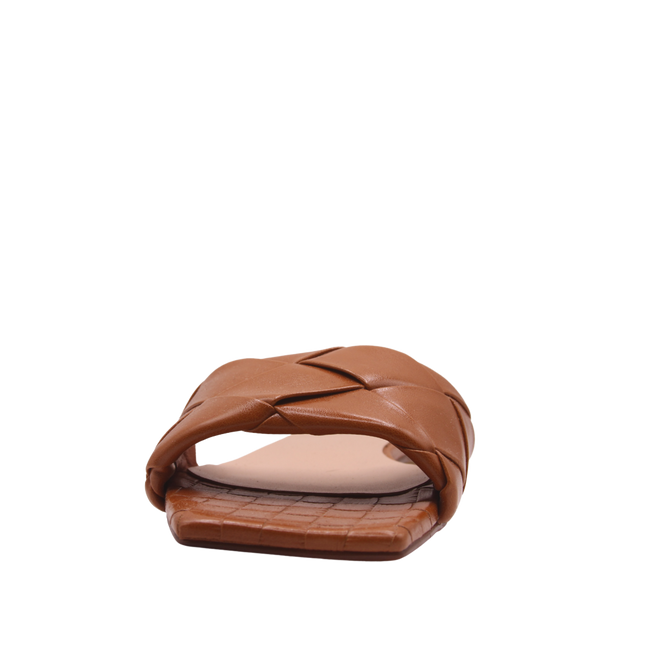 Jolene - Cognac Lather