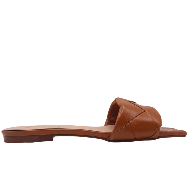 Jolene - Cognac Lather
