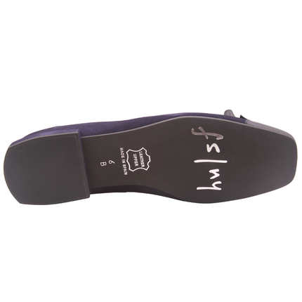 black toeflex sole with logo and size 