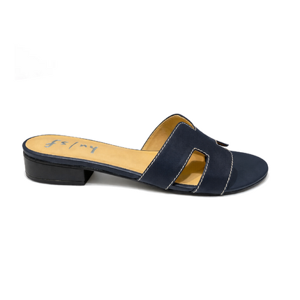 Riviera Navy/White Trim