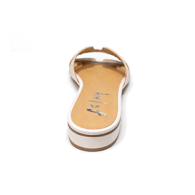 Riviera White/Camel Trim
