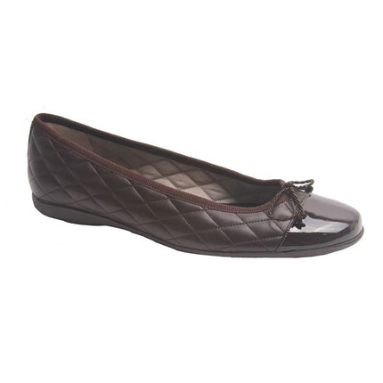 Right side view of passport brown quilted with brown patent cap toe. Featuring adjustable shoe string.